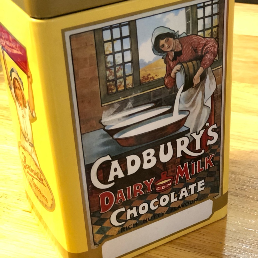 Vintage Cadbury Milk Chocolate Tin - Picture 3 of 5